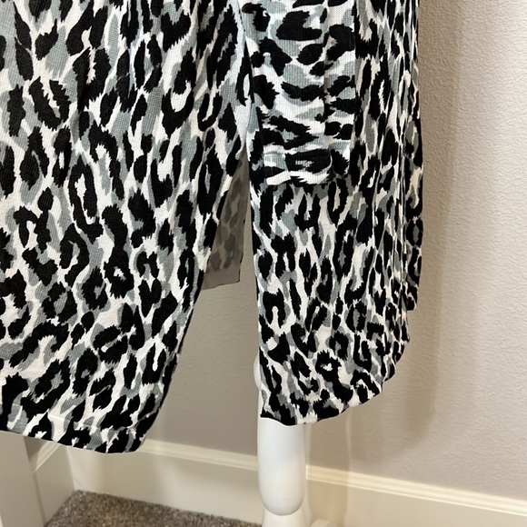 Sweet Romeo Cardigan in Grey Leopard - Picture 5 of 6
